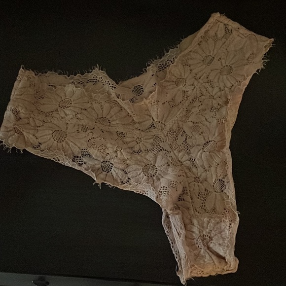 Women’s Bralette & Panti Set - Picture 5 of 6